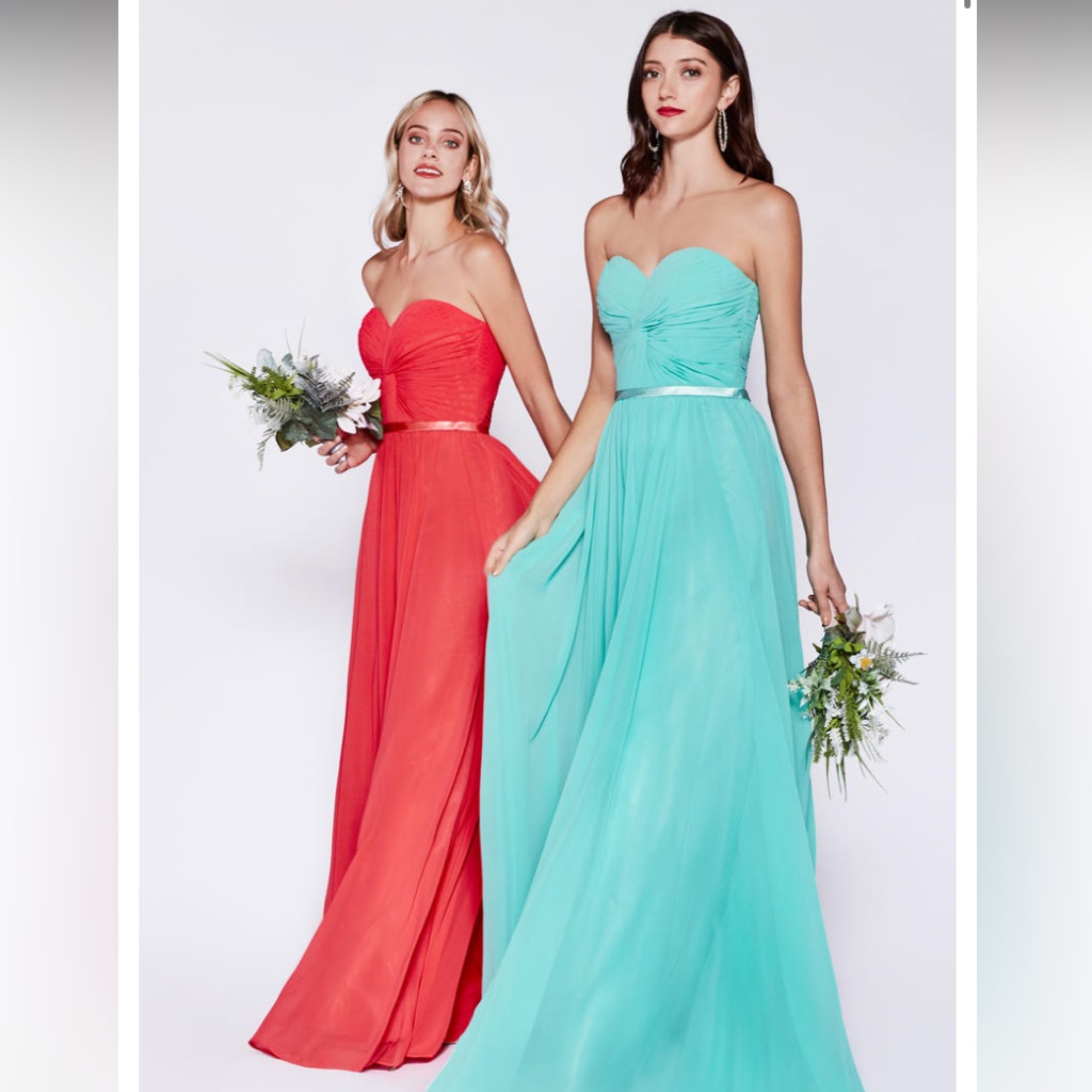 Cinderella 7455 Red Gown Sz 4 Nwt